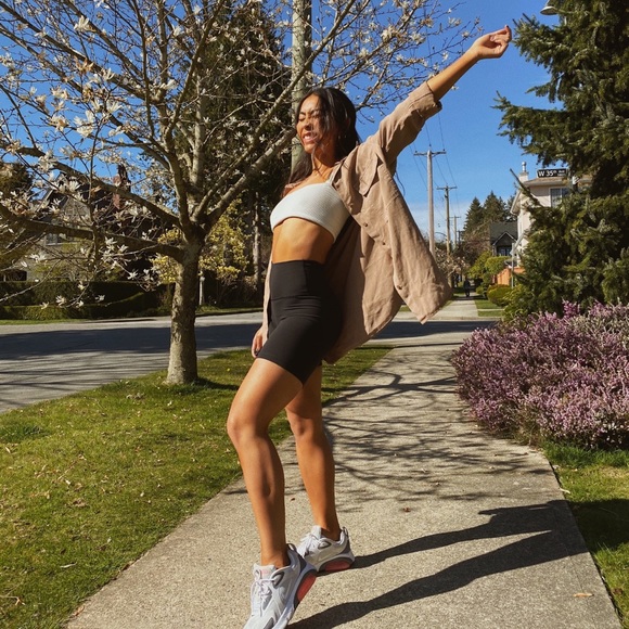 Meet your Posher, Megan - Picture 3 of 3